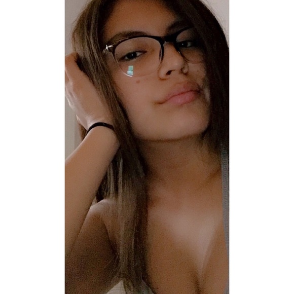 Meet your Posher, Flo - Picture 1 of 1